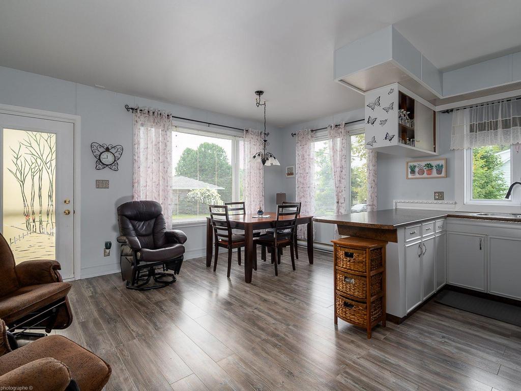 









220


Rue St-Jean

,
Sainte-Thècle,




QC
G0X3G0

