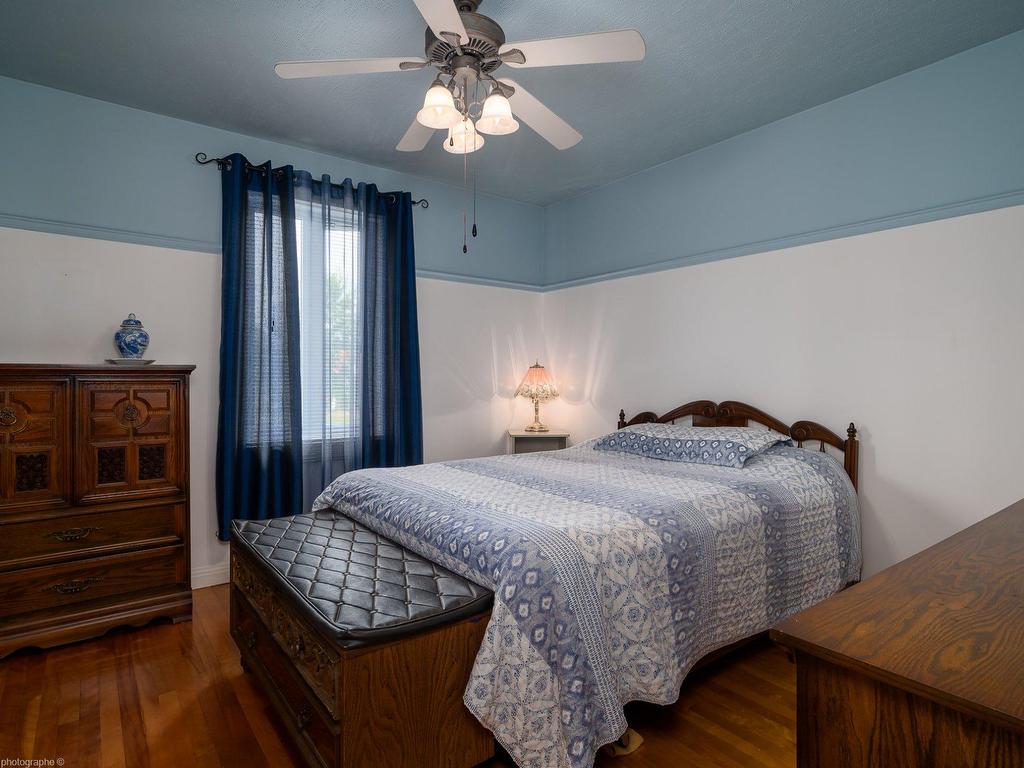 









220


Rue St-Jean

,
Sainte-Thècle,




QC
G0X3G0

