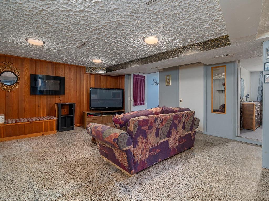 









220


Rue St-Jean

,
Sainte-Thècle,




QC
G0X3G0

