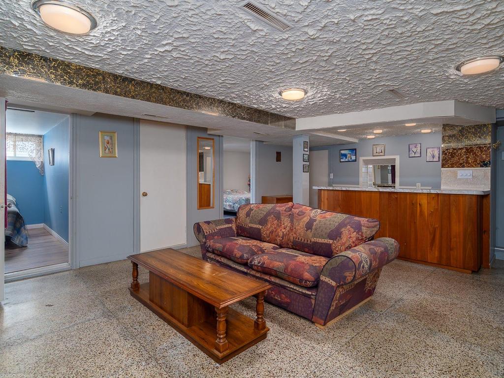 









220


Rue St-Jean

,
Sainte-Thècle,




QC
G0X3G0

