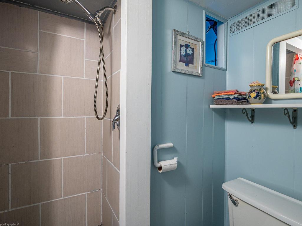 









220


Rue St-Jean

,
Sainte-Thècle,




QC
G0X3G0

