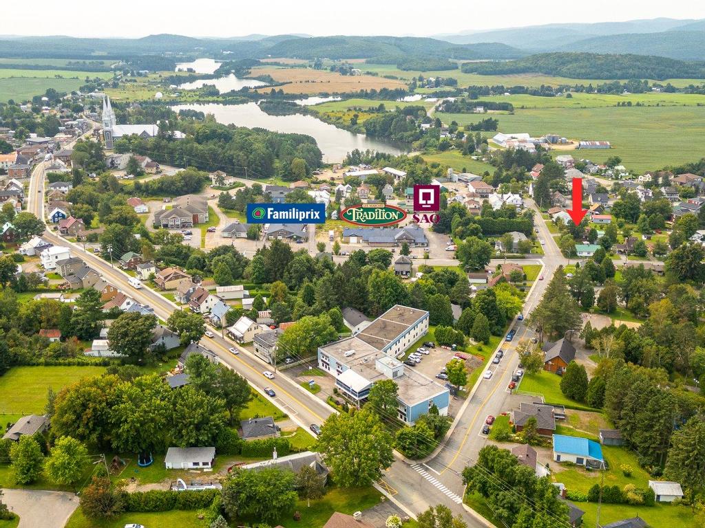 









220


Rue St-Jean

,
Sainte-Thècle,




QC
G0X3G0

