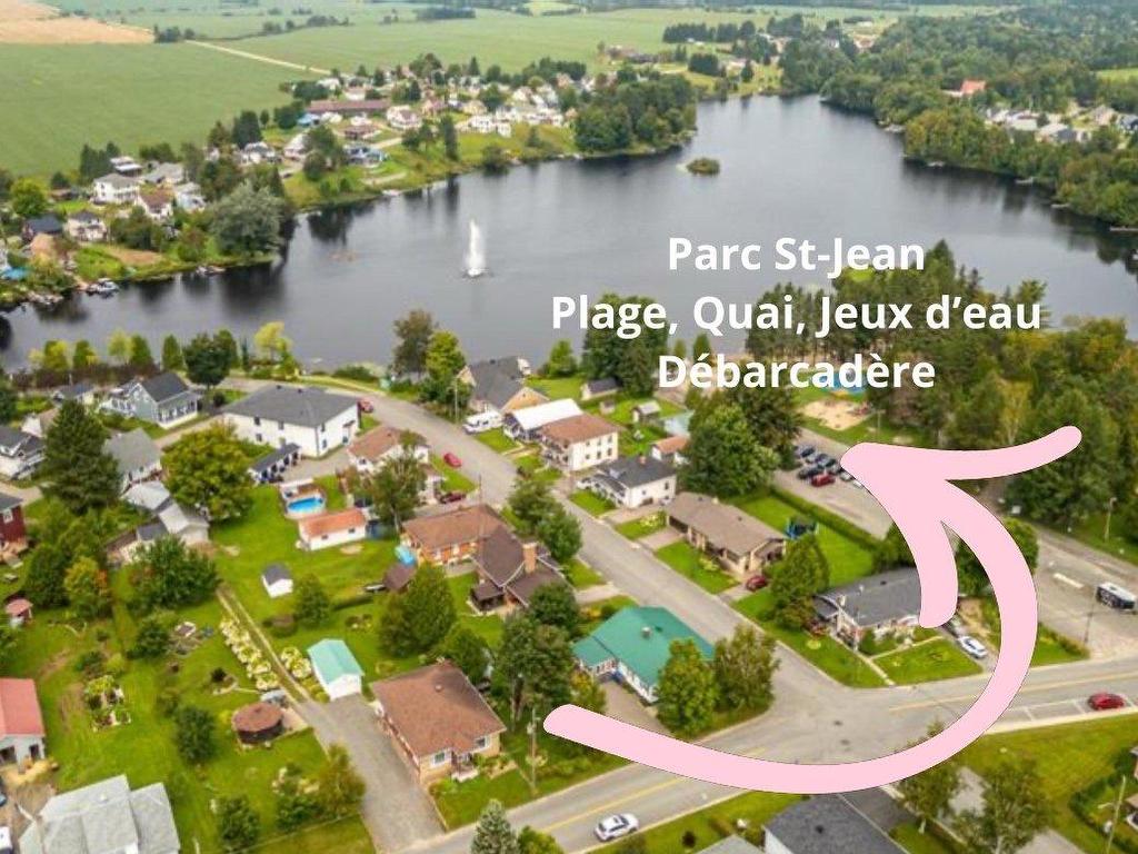 









220


Rue St-Jean

,
Sainte-Thècle,




QC
G0X3G0

