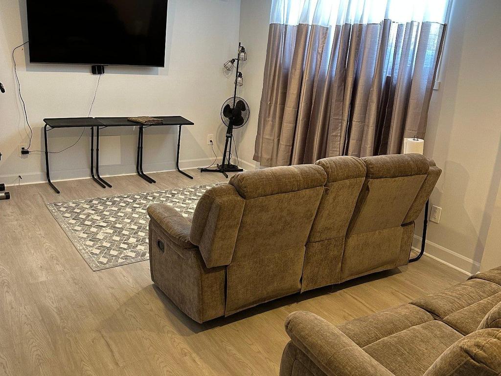









13371


Boul. Gouin O.

,
Montréal (Pierrefonds-Roxboro),




QC
H8Z1X5

