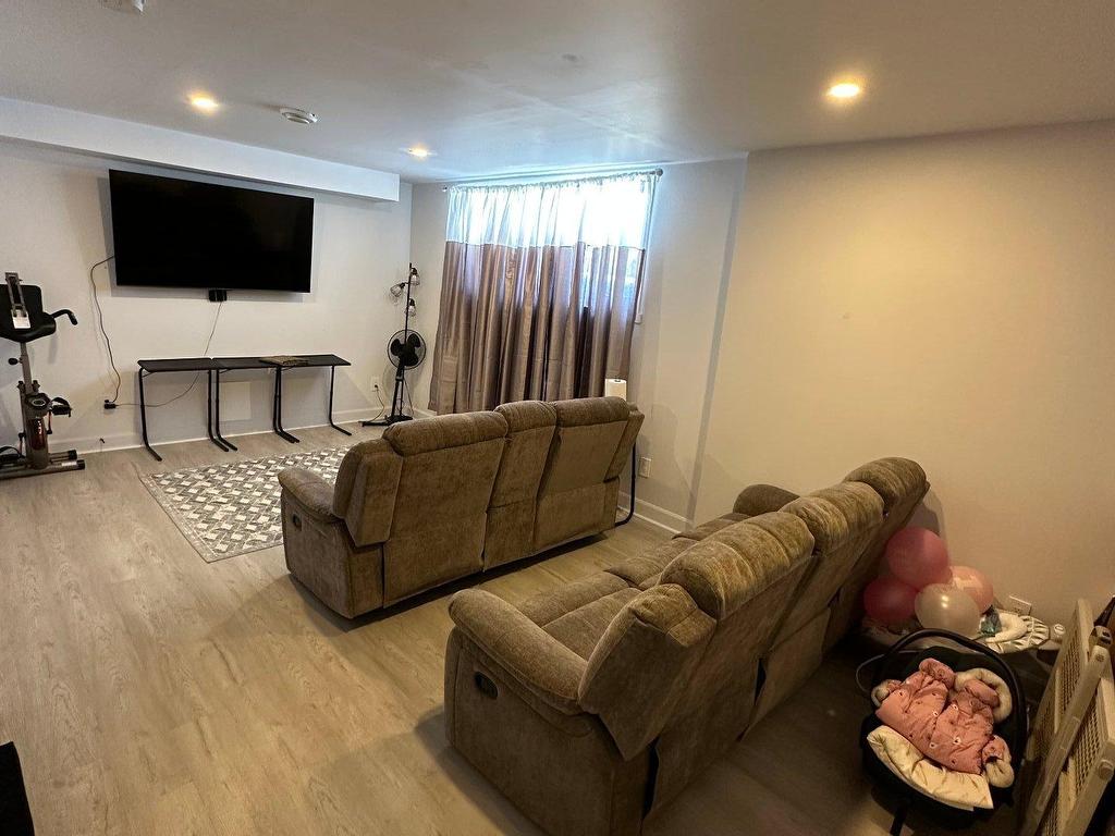 









13371


Boul. Gouin O.

,
Montréal (Pierrefonds-Roxboro),




QC
H8Z1X5

