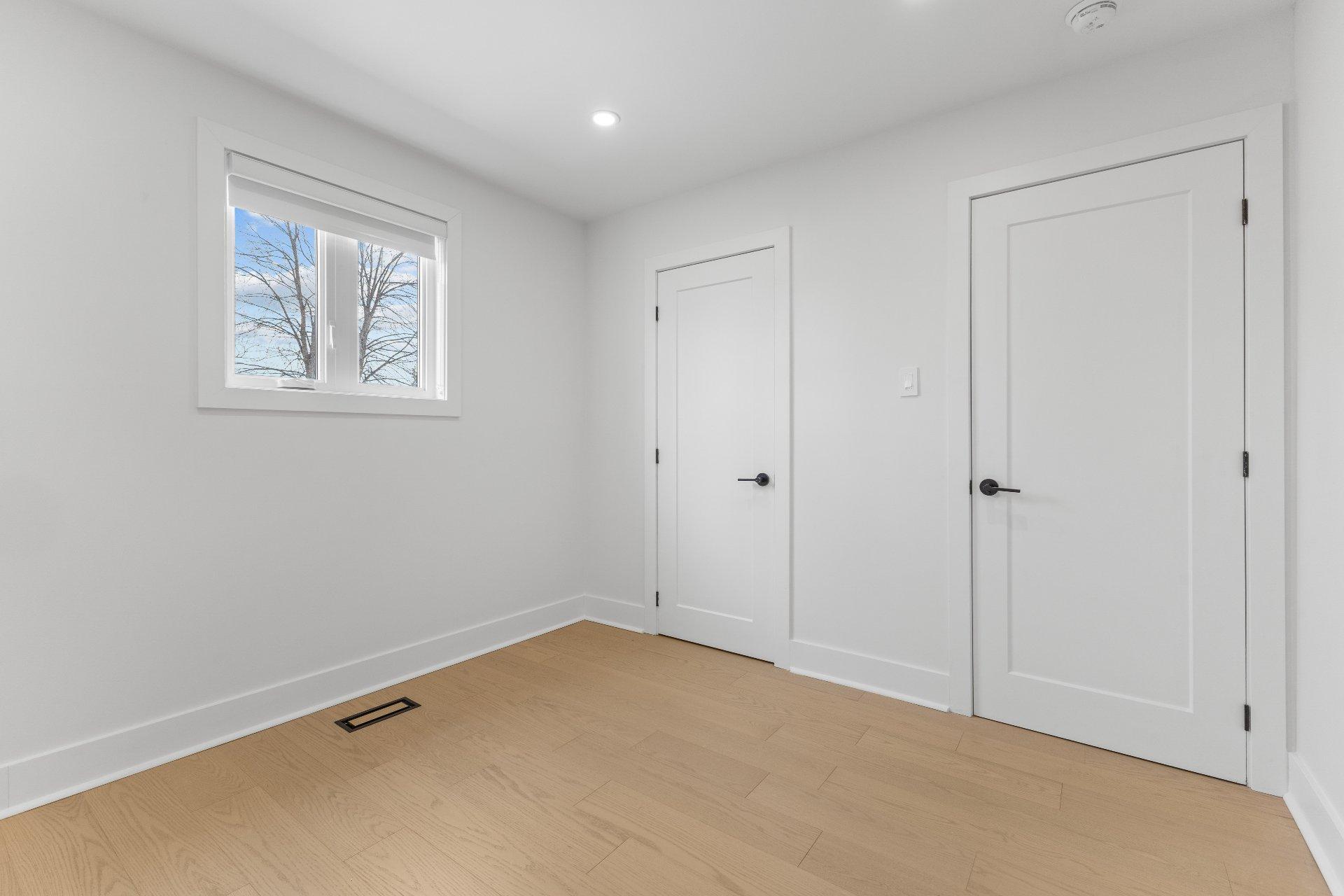 









1600


Crois. Sauvé

,
Brossard,




QC
J4X1L1

