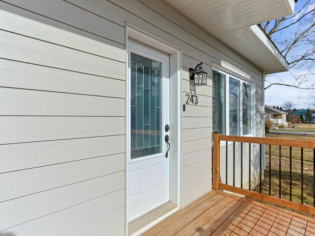 









243


Rue Principale

,
Saint-Urbain-Premier,




QC
J0S1Y0

