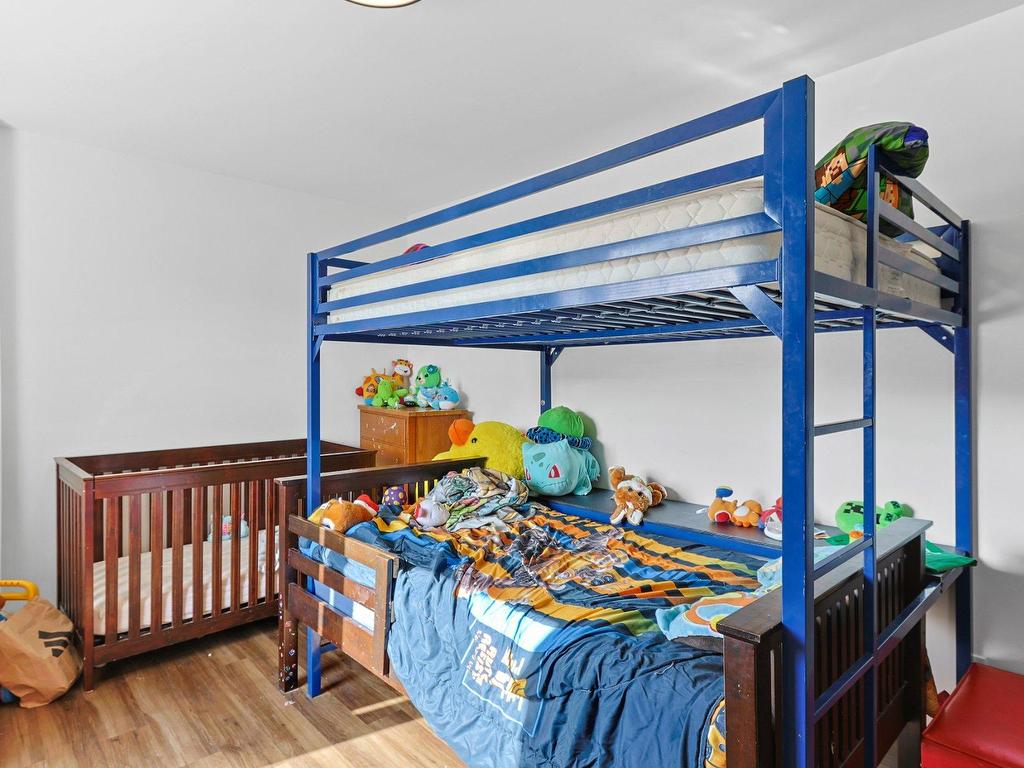 









243


Rue Principale

,
Saint-Urbain-Premier,




QC
J0S1Y0

