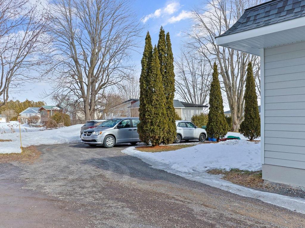 









243


Rue Principale

,
Saint-Urbain-Premier,




QC
J0S1Y0


