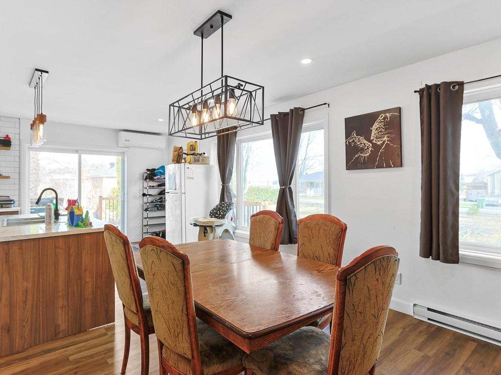 









243


Rue Principale

,
Saint-Urbain-Premier,




QC
J0S1Y0

