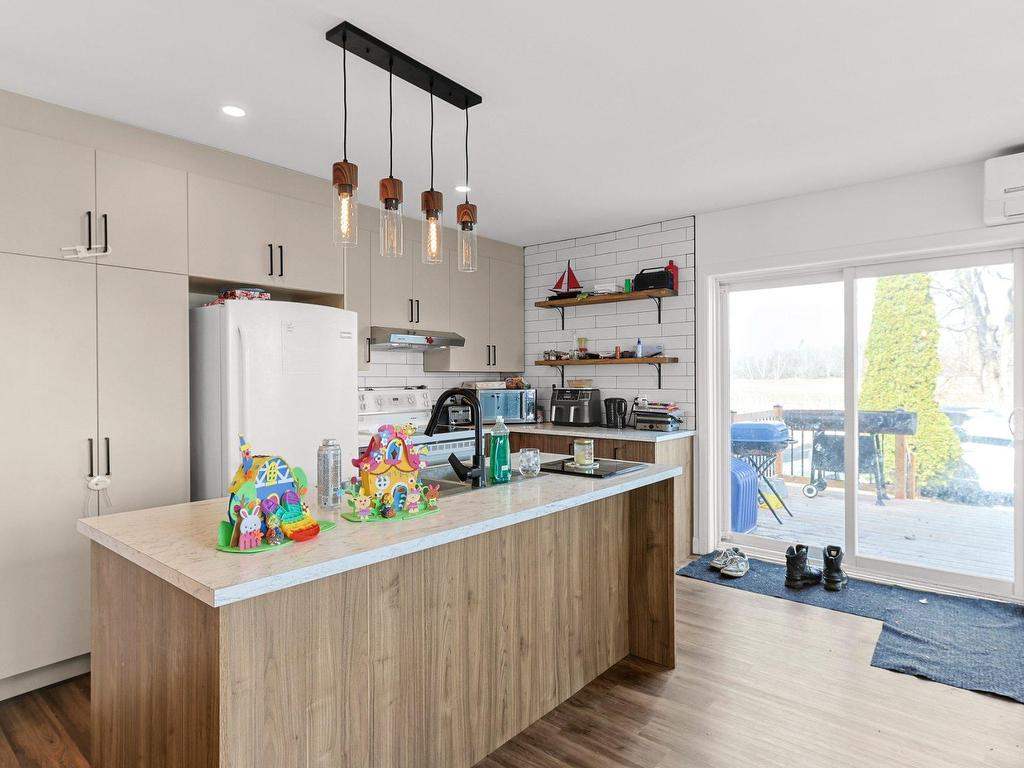 









243


Rue Principale

,
Saint-Urbain-Premier,




QC
J0S1Y0


