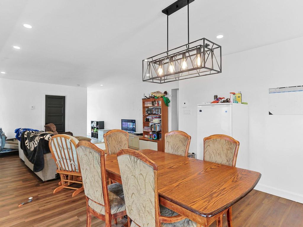 









243


Rue Principale

,
Saint-Urbain-Premier,




QC
J0S1Y0

