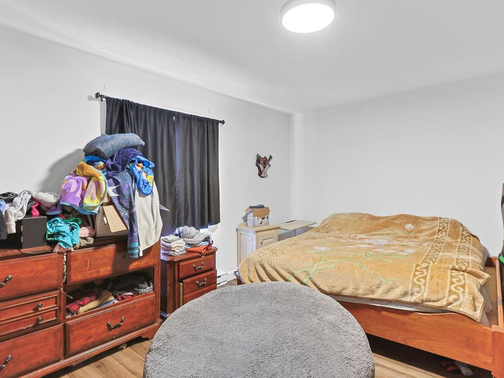 









243


Rue Principale

,
Saint-Urbain-Premier,




QC
J0S1Y0

