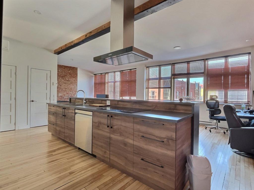 









325


Rue des Forges

, 4,
Trois-Rivières,




QC
G9A2G9

