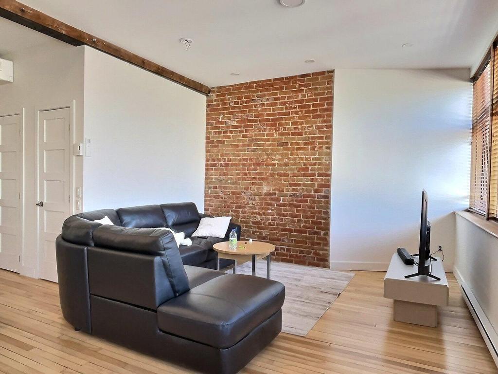









325


Rue des Forges

, 4,
Trois-Rivières,




QC
G9A2G9

