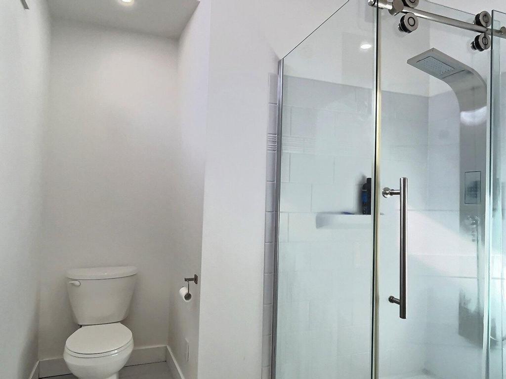 









325


Rue des Forges

, 4,
Trois-Rivières,




QC
G9A2G9

