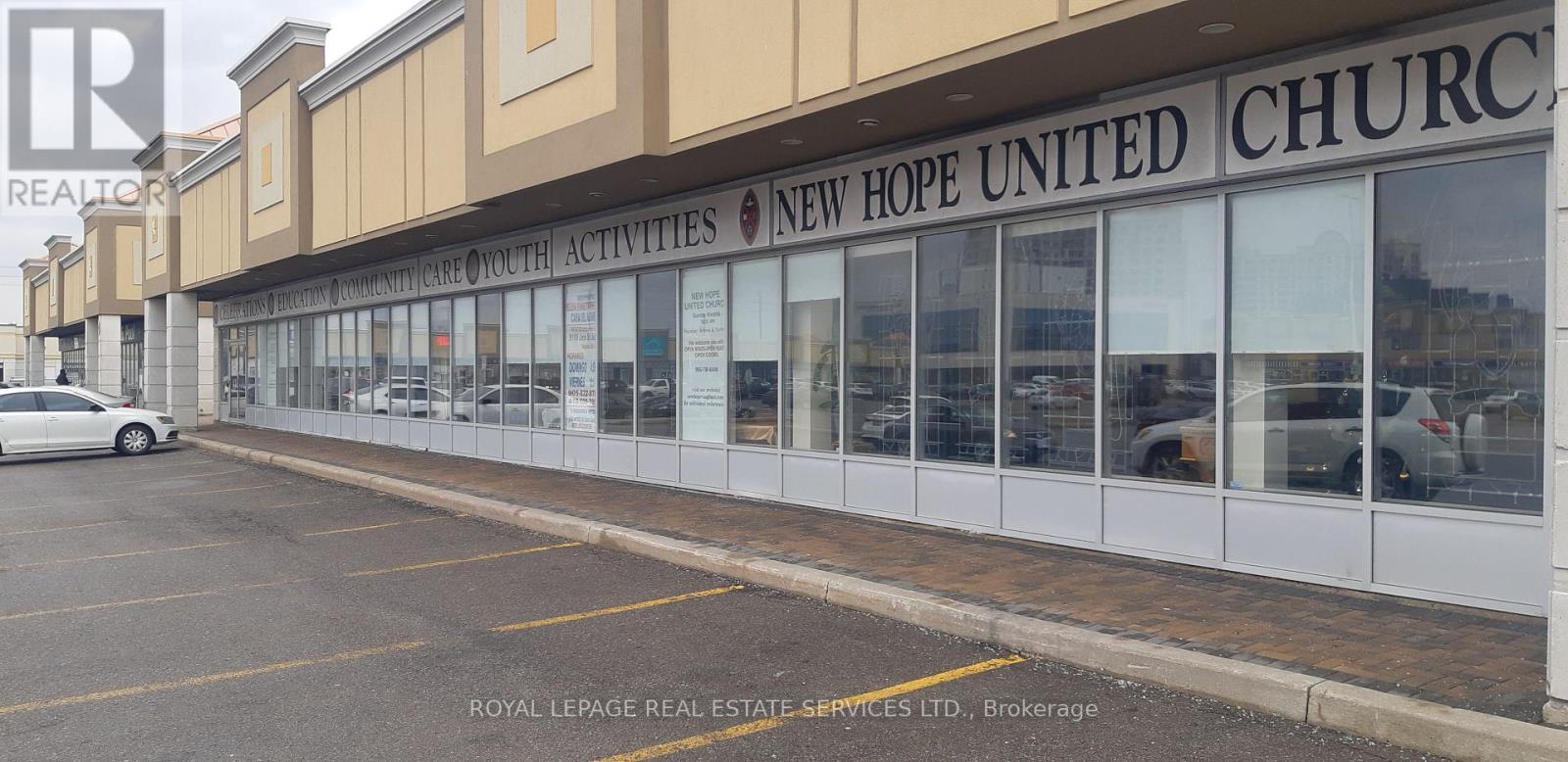 












37 - 9100 JANE STREET

,
Vaughan,




Ontario
L4K0A4

