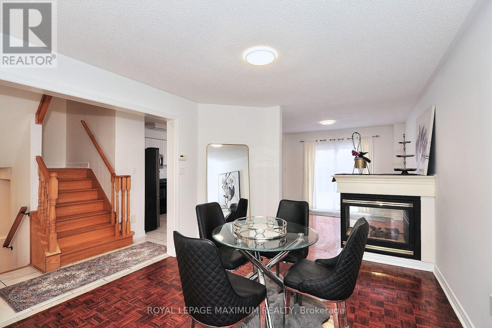 












141 PANORAMA CRESCENT

,
Vaughan,




Ontario
L4H1J9


