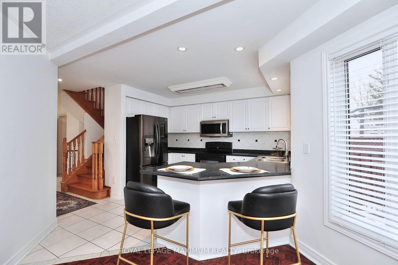 












141 PANORAMA CRESCENT

,
Vaughan,




Ontario
L4H1J9

