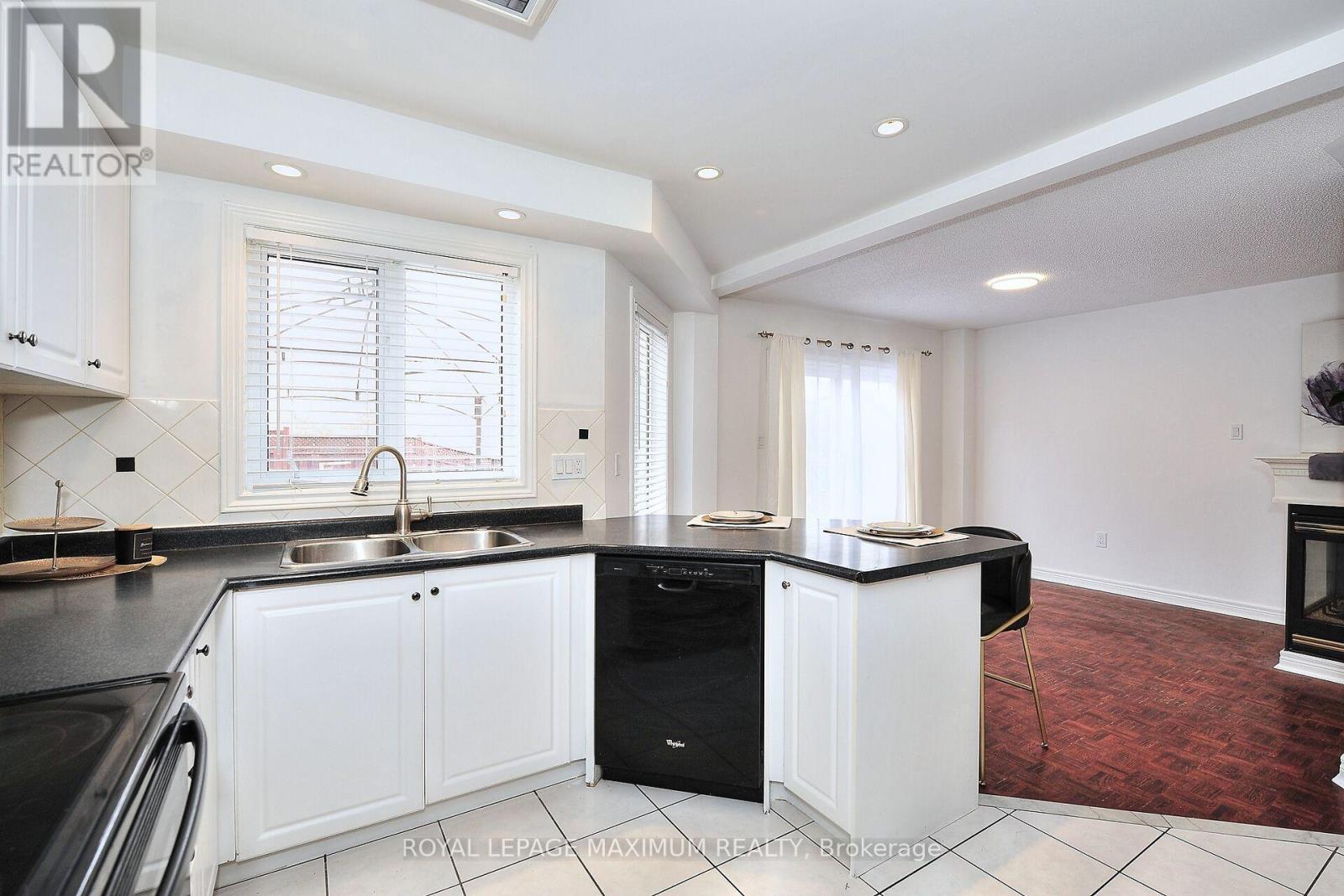 












141 PANORAMA CRESCENT

,
Vaughan,




Ontario
L4H1J9

