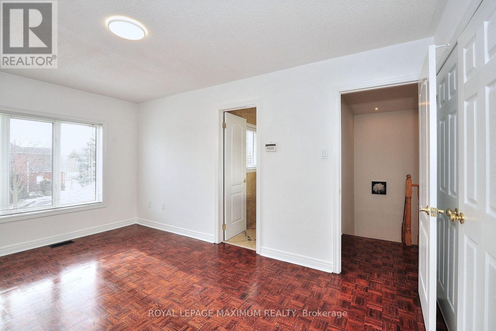 












141 PANORAMA CRESCENT

,
Vaughan,




Ontario
L4H1J9

