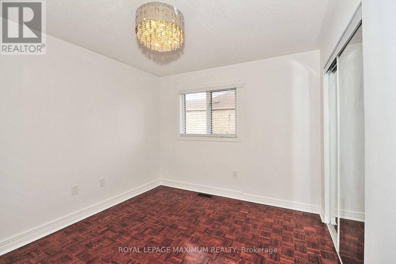 












141 PANORAMA CRESCENT

,
Vaughan,




Ontario
L4H1J9

