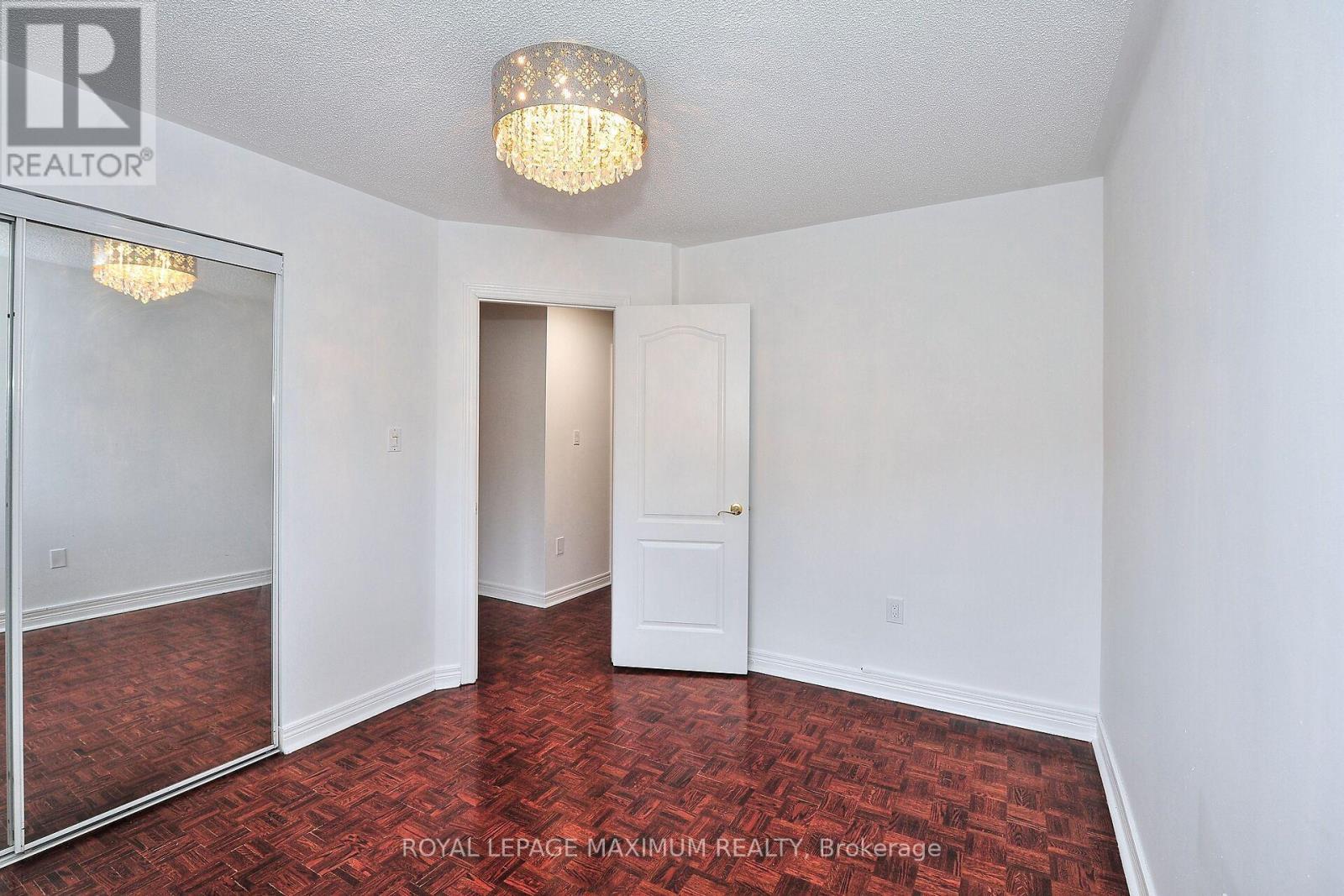 












141 PANORAMA CRESCENT

,
Vaughan,




Ontario
L4H1J9


