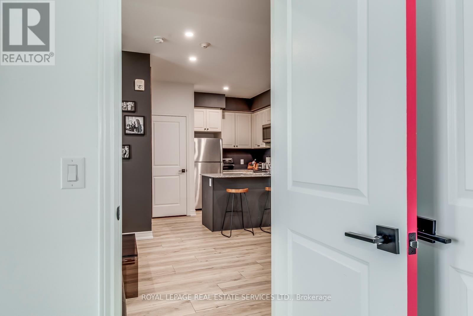 












302 - 2393 BRONTE ROAD

,
Oakville,




Ontario
L6M1P5

