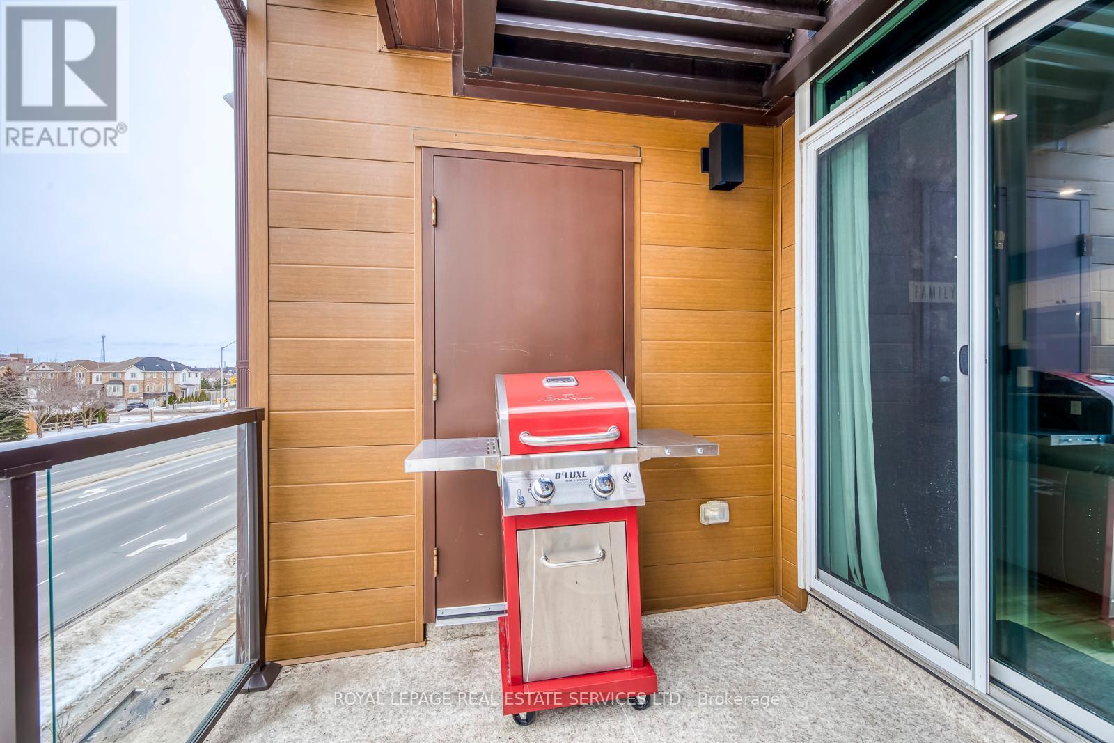












302 - 2393 BRONTE ROAD

,
Oakville,




Ontario
L6M1P5

