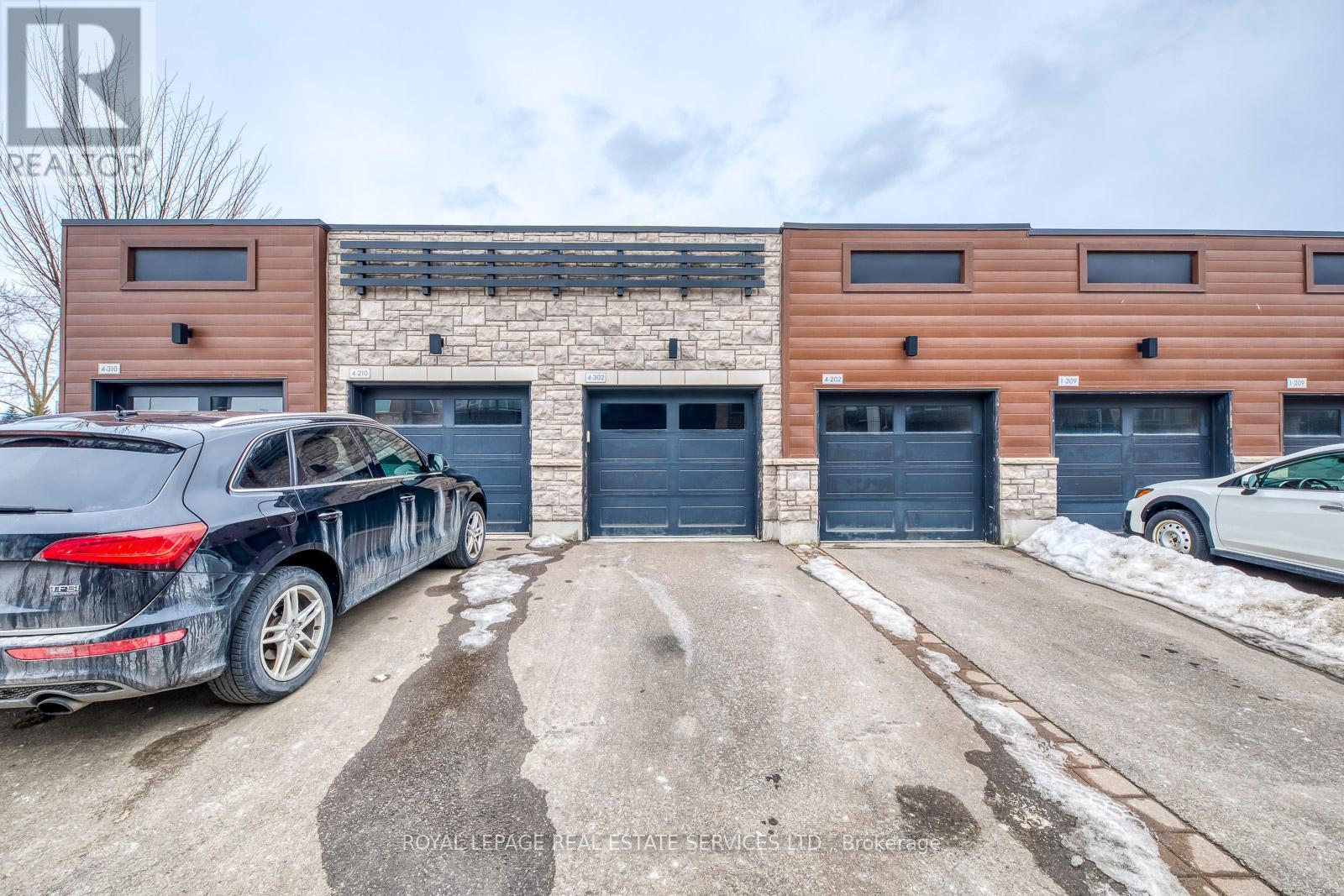 












302 - 2393 BRONTE ROAD

,
Oakville,




Ontario
L6M1P5

