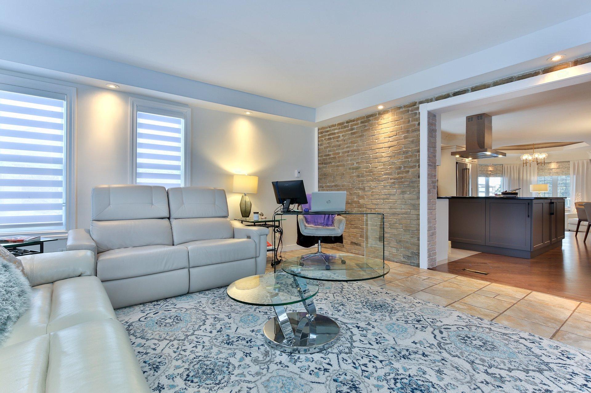 









290


Rue Baillargeon

,
Saint-Jean-sur-Richelieu,




QC
J2W2E7


