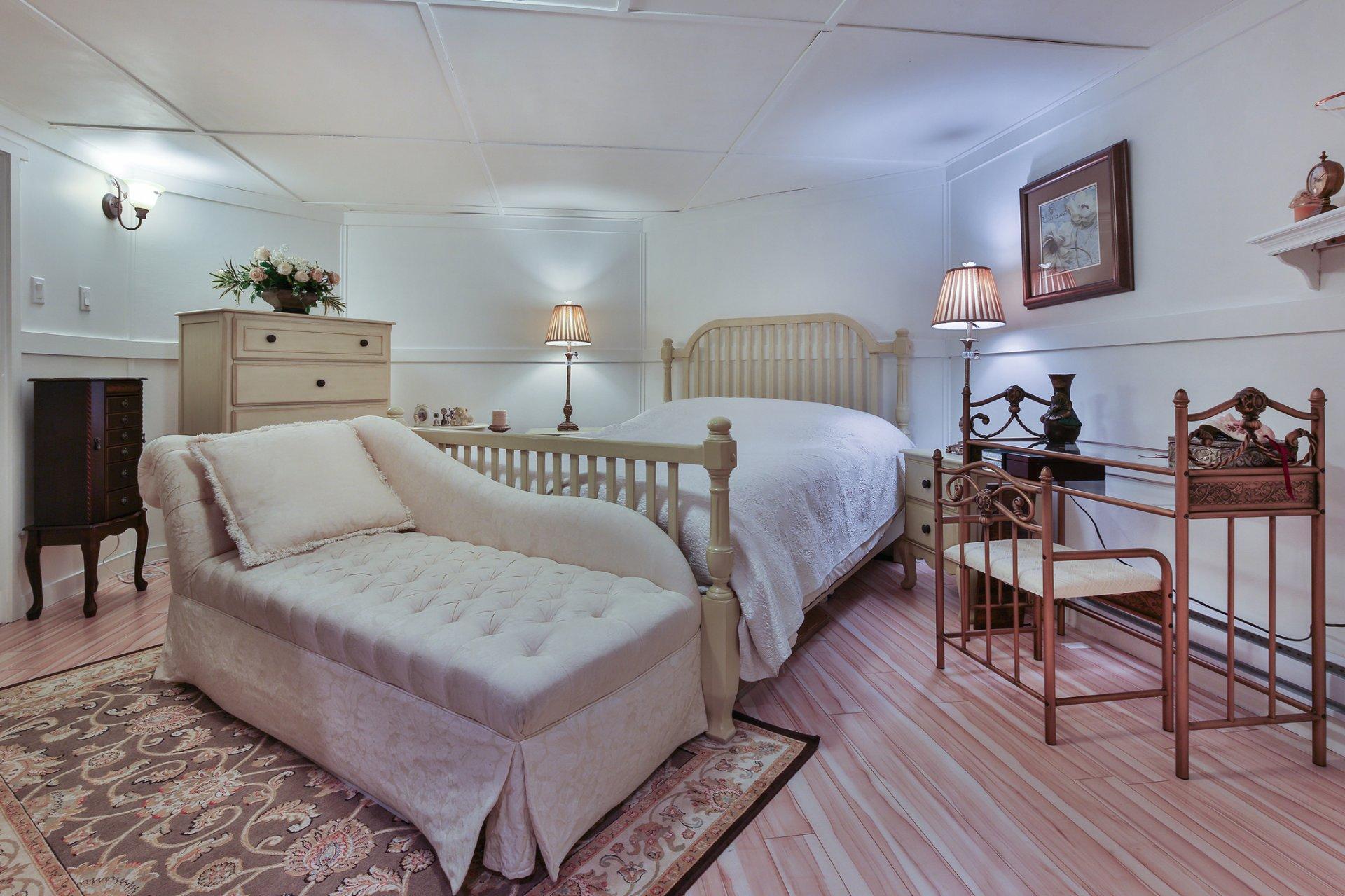 









290


Rue Baillargeon

,
Saint-Jean-sur-Richelieu,




QC
J2W2E7

