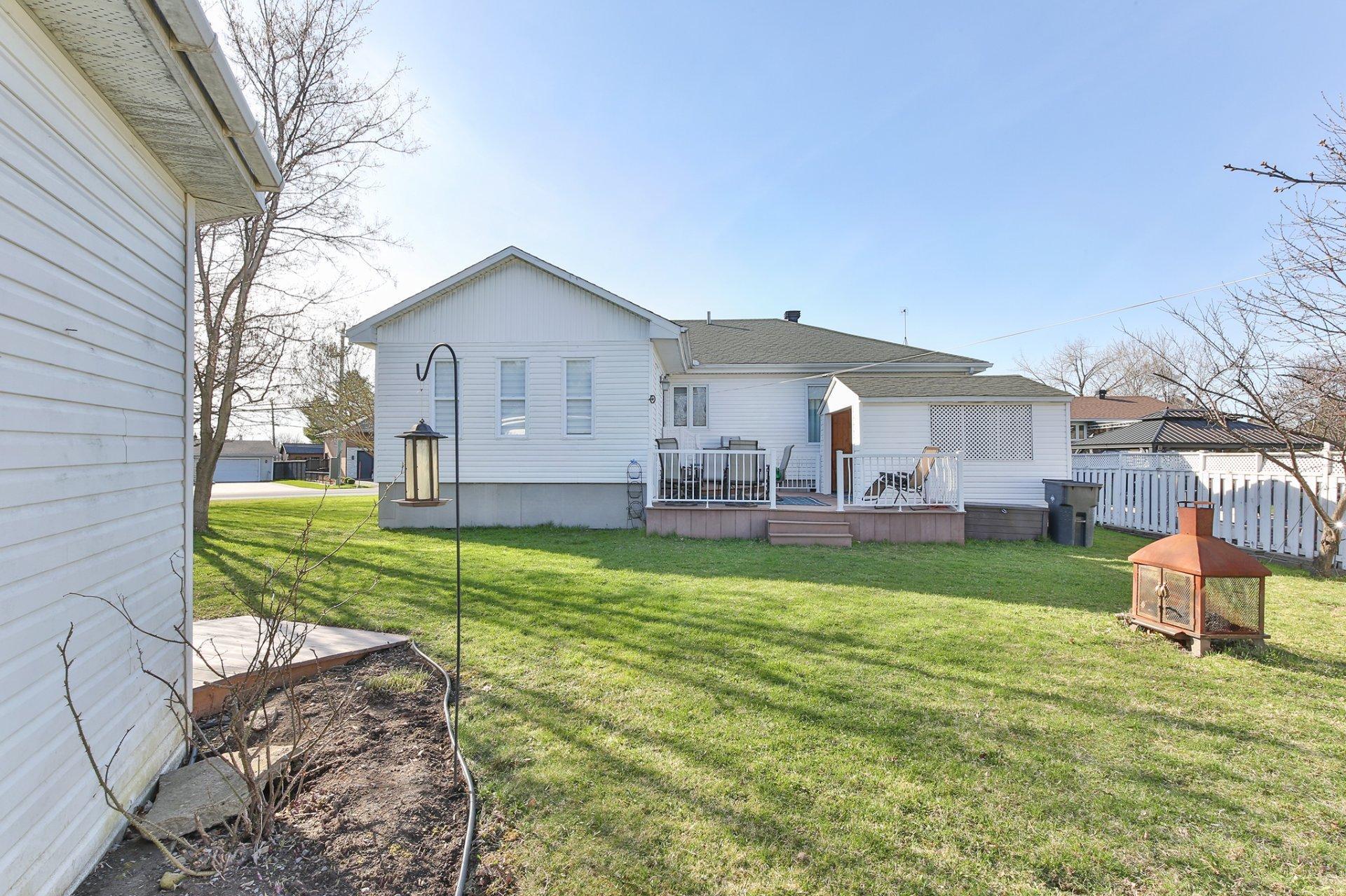 









290


Rue Baillargeon

,
Saint-Jean-sur-Richelieu,




QC
J2W2E7

