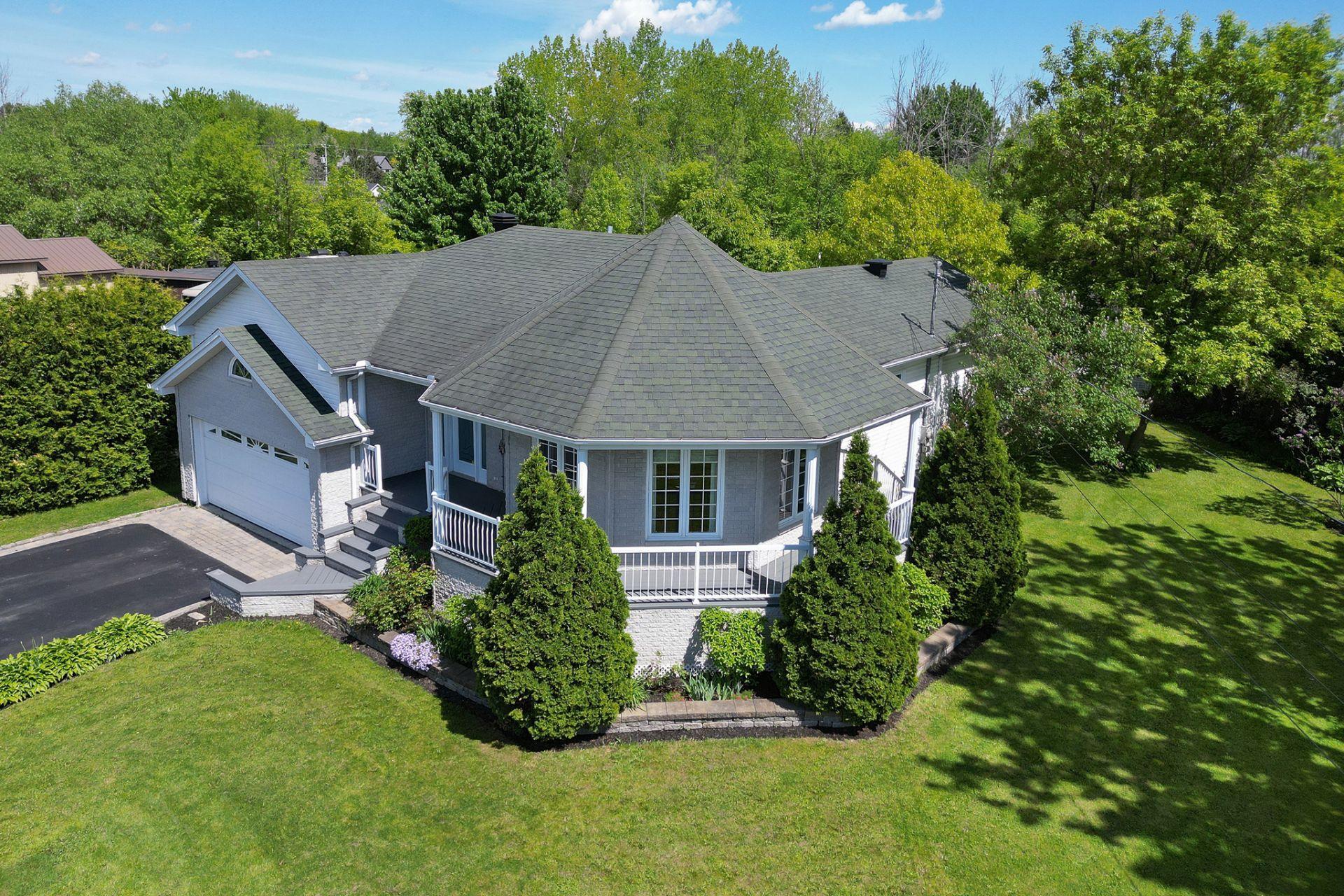 









290


Rue Baillargeon

,
Saint-Jean-sur-Richelieu,




QC
J2W2E7

