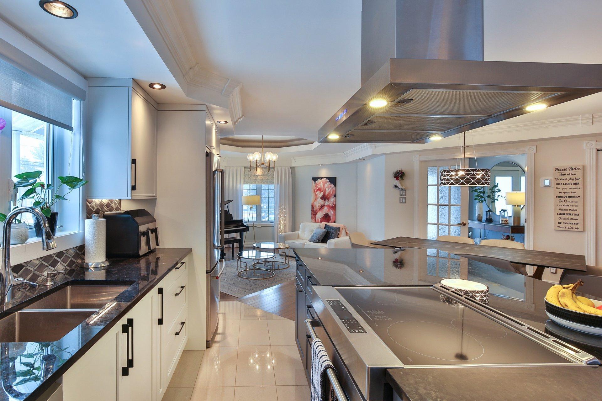 









290


Rue Baillargeon

,
Saint-Jean-sur-Richelieu,




QC
J2W2E7

