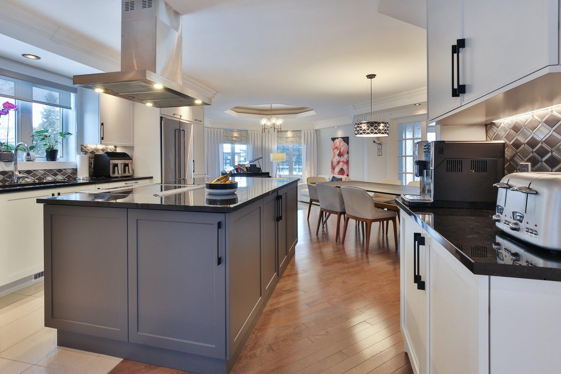 









290


Rue Baillargeon

,
Saint-Jean-sur-Richelieu,




QC
J2W2E7

