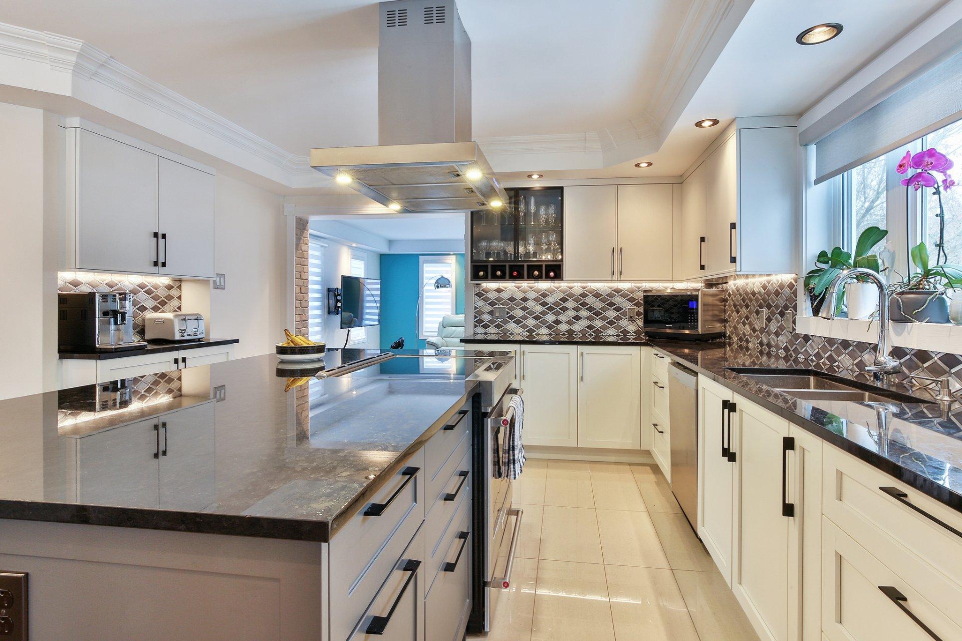 









290


Rue Baillargeon

,
Saint-Jean-sur-Richelieu,




QC
J2W2E7

