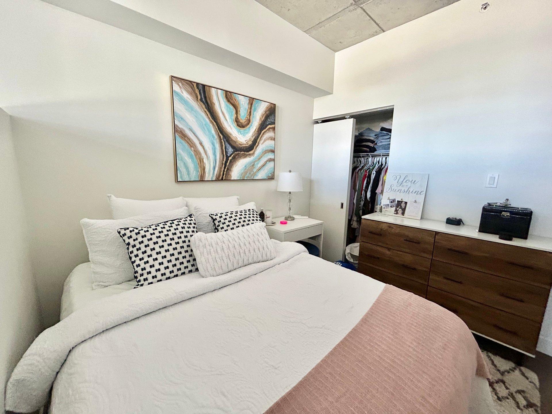 









200


Boul. Marcel-Laurin

, 612,
Montréal (Saint-Laurent),




QC
H4M2L4

