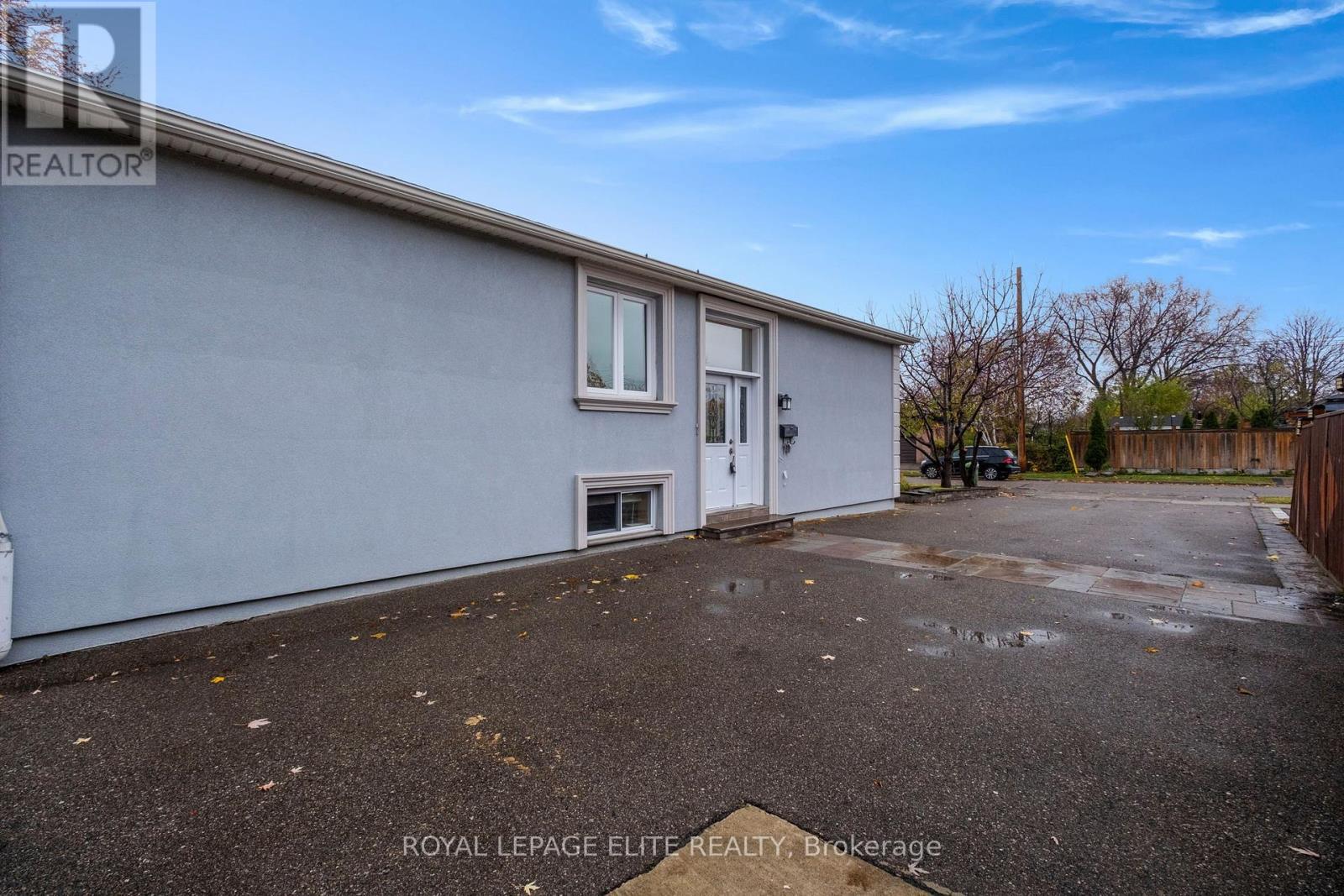












6 LACHINE COURT

,
Toronto,




Ontario
M9C4A5

