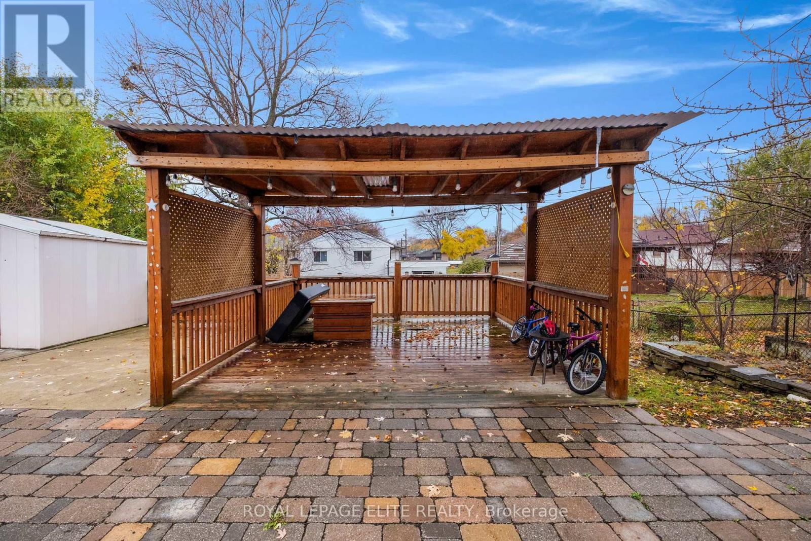 












6 LACHINE COURT

,
Toronto,




Ontario
M9C4A5

