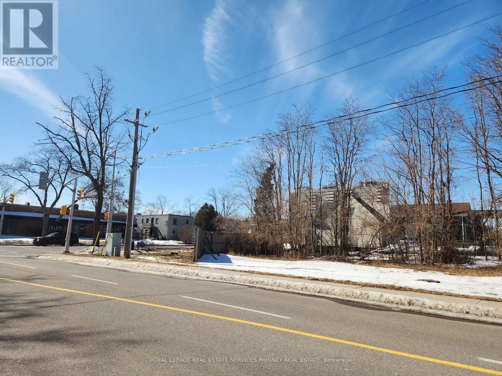 












685 BRANT STREET

,
Burlington,







Ontario
L7R2H4

