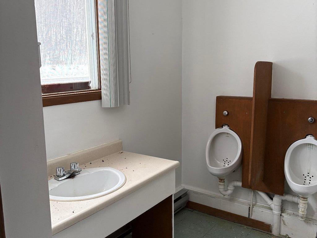 









4457


Route 155

,
Trois-Rives,




QC
G0X2C0

