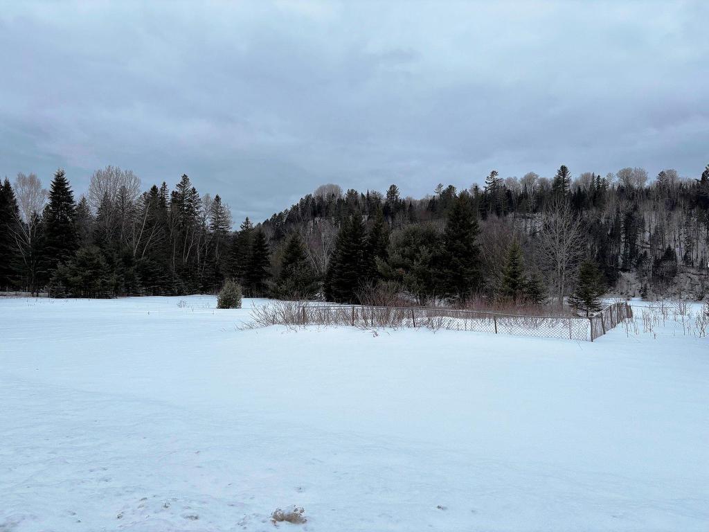 









4457


Route 155

,
Trois-Rives,




QC
G0X2C0

