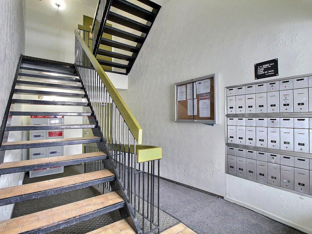 









880


Rue de Nemours

, 27,
Québec (Charlesbourg),




QC
G1H7B3

