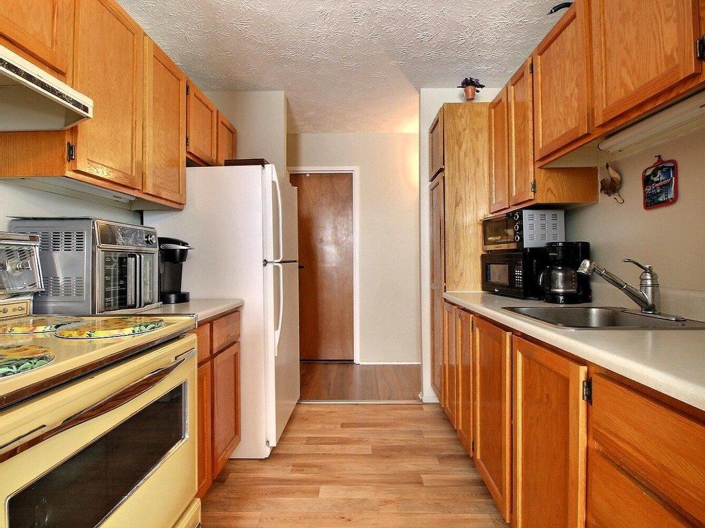 









880


Rue de Nemours

, 27,
Québec (Charlesbourg),




QC
G1H7B3

