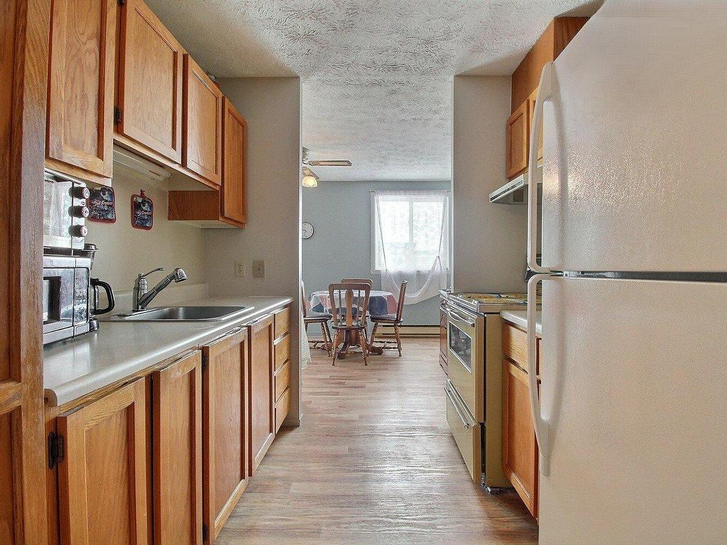 









880


Rue de Nemours

, 27,
Québec (Charlesbourg),




QC
G1H7B3

