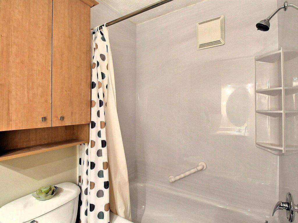 









880


Rue de Nemours

, 27,
Québec (Charlesbourg),




QC
G1H7B3


