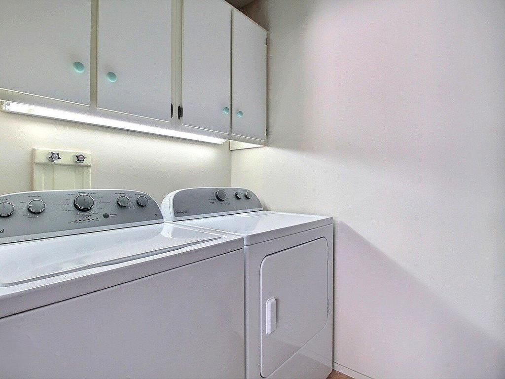









880


Rue de Nemours

, 27,
Québec (Charlesbourg),




QC
G1H7B3

