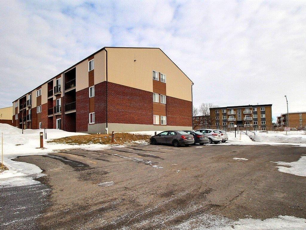 









880


Rue de Nemours

, 27,
Québec (Charlesbourg),




QC
G1H7B3

