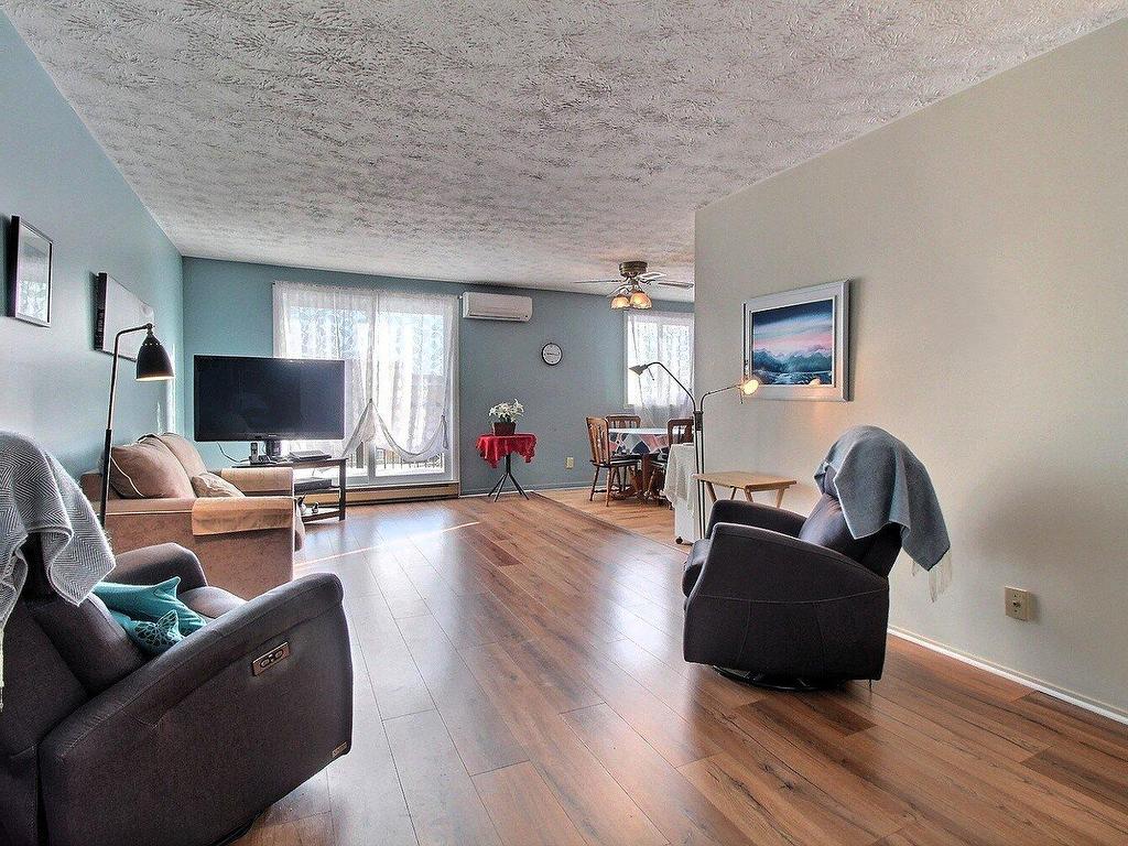 









880


Rue de Nemours

, 27,
Québec (Charlesbourg),




QC
G1H7B3

